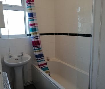 3 bedroom semi-detached house to rent - Photo 6