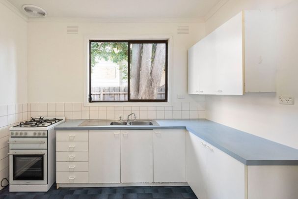 SUNDRENCHED OLDER STYLE HOME IN A FABULOUS LOCTION - Photo 1