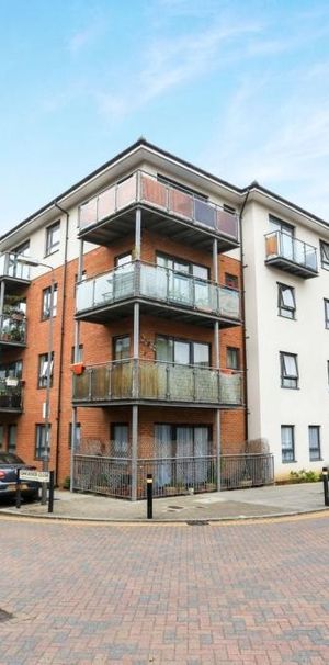 1 Bed Flat, Greenwich House, SE13 - Photo 1