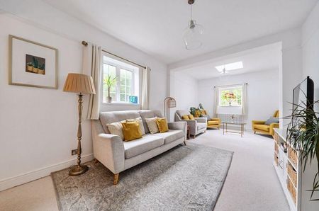 5 bedroom character property to rent - Photo 2