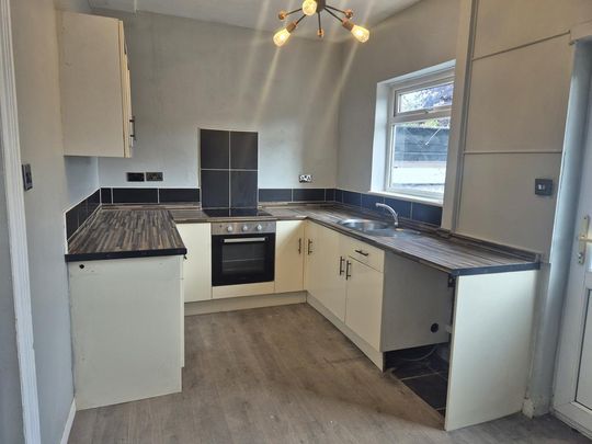 2 bedroom terraced house to rent - Photo 1