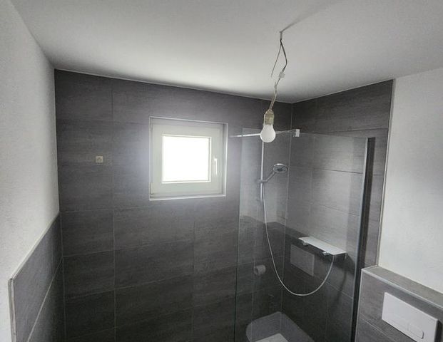 Erstbezug nach Sanierung: 6,5-Zimmer-Doppelhaushälfte in Bensheim - Photo 1