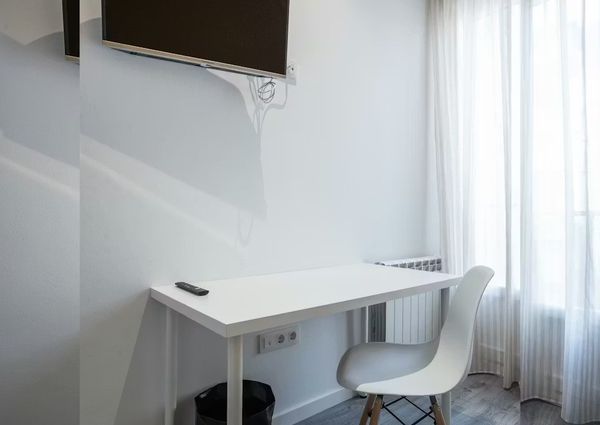 Calle de las Hileras, Madrid, Community of Madrid 28013