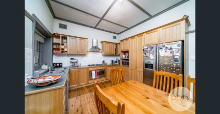 127 Gurwood Street, Wagga Wagga NSW 2650 - Photo 4