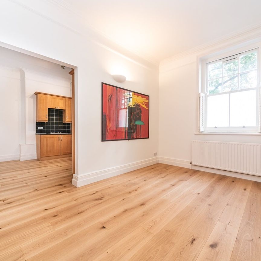 2 Bed Flat, Rugby Mansions, W14 - Photo 1