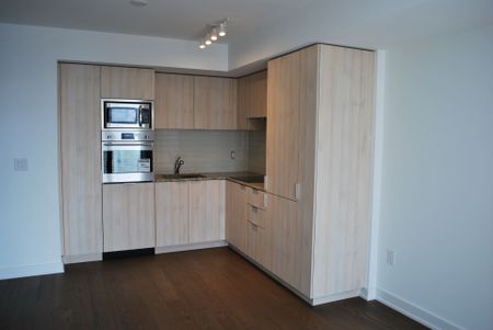 For Lease - 11 Wellesley Street Unit# 2507, Toronto, Ontario - Photo 3