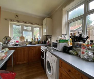 4 bedroom semi-detached house to rent - Photo 6