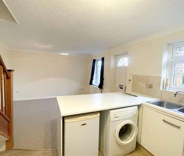 Snowdon Close, Eastbourne, BN23 - Photo 2