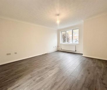 3 bedroom end of terrace house to rent - Photo 1