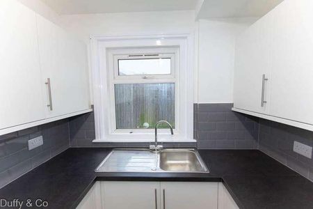 Top Flat, Boltro Road, Haywards Heath, RH16 - Photo 5