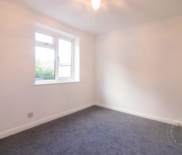 2 Bedroom House - Mid Terrace - Photo 5