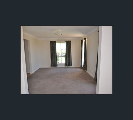 22 Banksia Place, Gunnedah, NSW 2380 - Photo 2