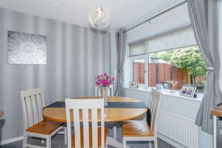 3 bedroom semi-detached house to rent - Photo 2