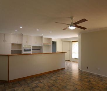 Beautiful Family Home - Photo 4