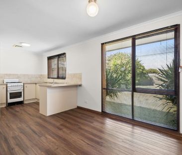 Convenient Location in Cranbourne North - Photo 1