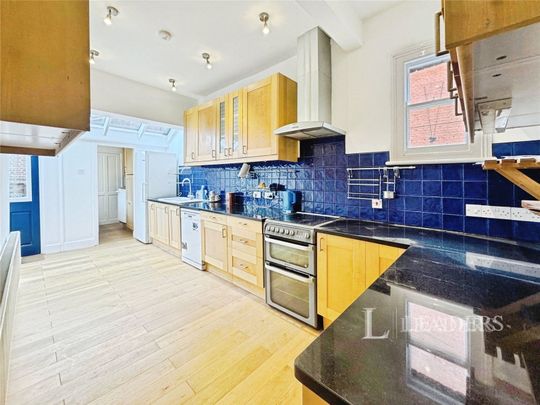 4 bedroom townhouse to rent Grosvenor Road, NR2 - Photo 1