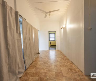 Central, Double Storey Family Home - Photo 6