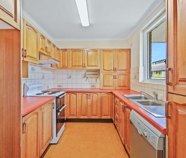 Sunny and Quiet Three Bedroom Apartment - Photo 1