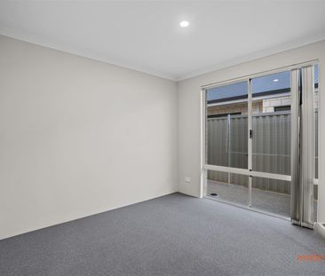 "Stunning 3 Bedroom House for Rent in the Desirable Neighborhood of... - Photo 6