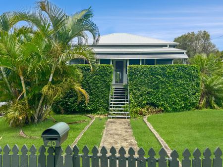 Beautiful 3-Bedroom Queenslander for Rent - Photo 3