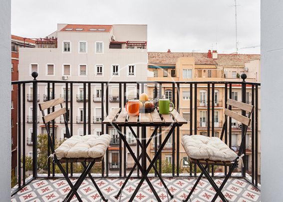 Flat for rent in Almagro (Madrid) - Photo 1