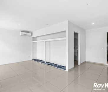 Spacious Family Home with Two Ensuited Bedrooms - Photo 4