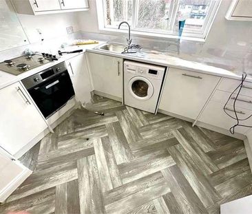 Marine Avenue, Leigh On Sea, Leigh On Sea, SS9 - Photo 4