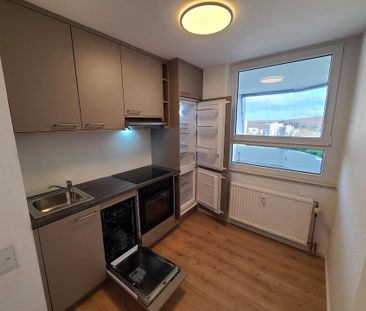 modernisierte 2,5-Zi.-Wohnung mit Einbauküche, Bad, Gäste-WC und Ti... - Foto 5