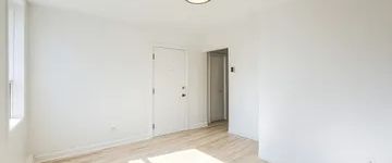 1 room apartment of 48m² in Quebec - Photo 1
