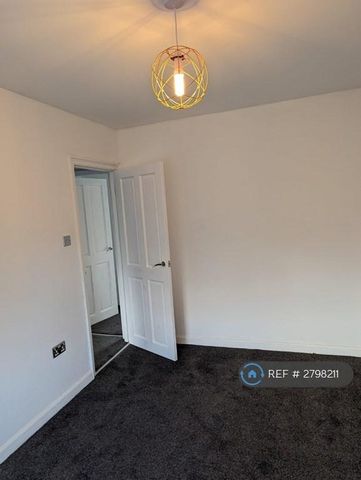 3 bedroom terraced house to rent - Photo 3
