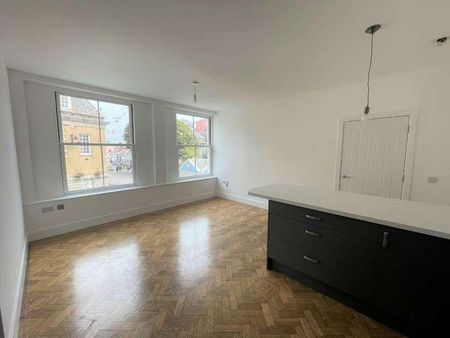 The Moor, Falmouth, TR11 - Photo 2