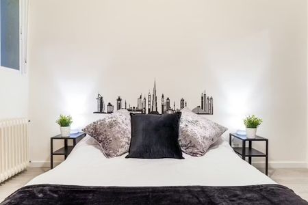 Calle de Hortaleza, Madrid, Community of Madrid 28004 - Photo 3