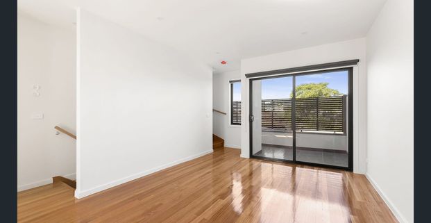 Stylish Modern Townhouse! - Photo 1