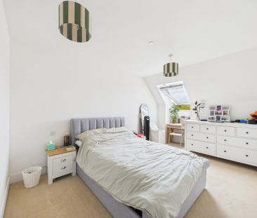 Sycamore Road, Amersham, Buckinghamshire,HP6 - Photo 3