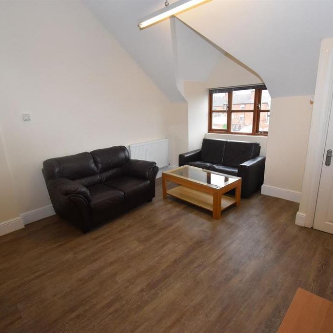 3 bedroom flat to rent - Photo 1