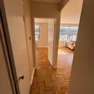 Newly renovated 1 bedroom apt, reasonably priced - Photo 2