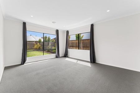 Executive Five-Bedroom Family Home - Photo 3