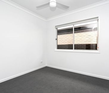 Modern family living - Photo 1