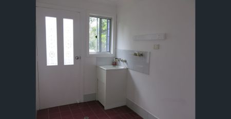 Family Home In North Bellingen - Photo 5