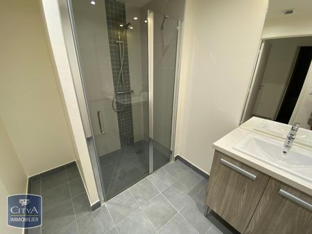 Location Appartement 4 pièces 88m² ST DENIS 97400 - Photo 4