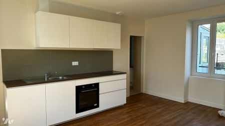 Grande maison entièrement rénovée, proche de toutes commodités - Photo 3