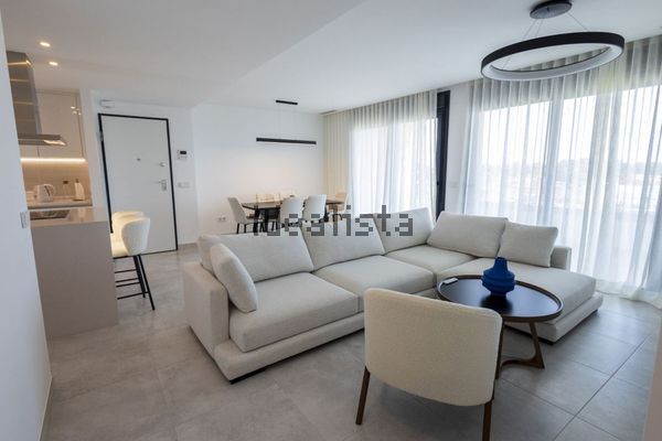 Alquiler de piso en Calle Pico Alcazaba s/n - Photo 1