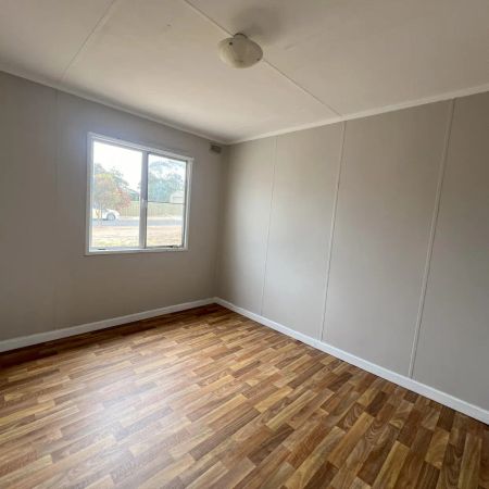 3 bedroom home close to hospital - Photo 4