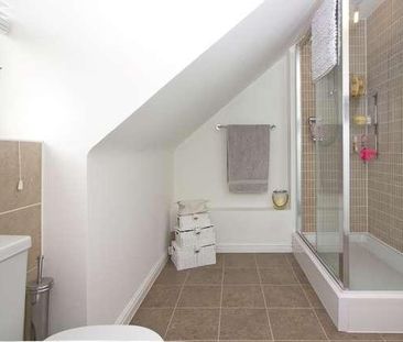 Old Stratford - A Quality Bedroom Townhouse Style Home, MK19 - Photo 6