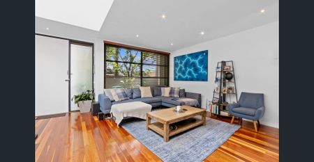 BRILLIANT INNER-CITY TOWN RESIDENCE - Photo 2