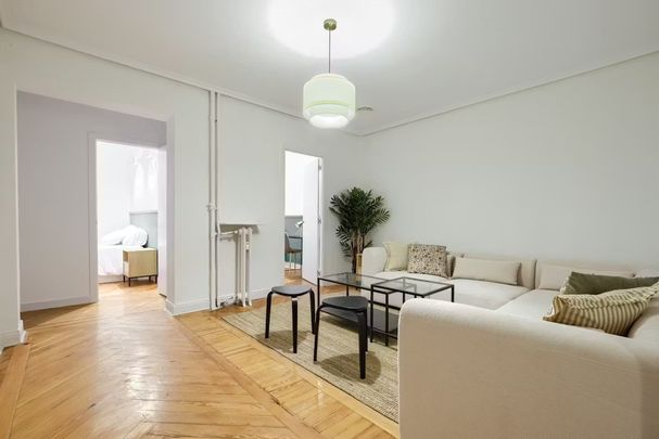 Calle de Alberto Aguilera, Madrid, Community of Madrid 28015 - Foto 1