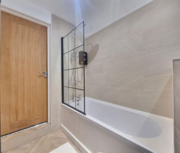 4 bedroom terraced house to rent - Photo 5