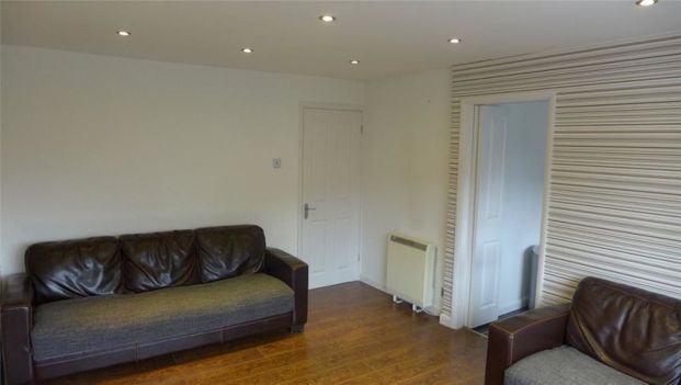 Elm Close, Binley Woods, Coventry - - Photo 1