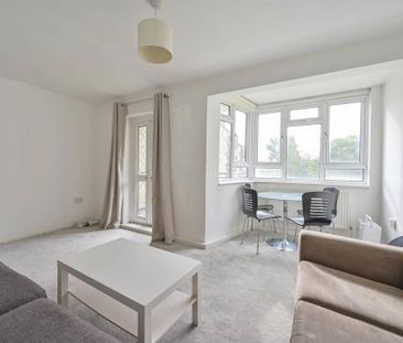 4 bedroom flat to rent - Photo 2