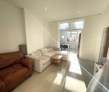 6 bedroom semi-detached house to rent - Photo 3